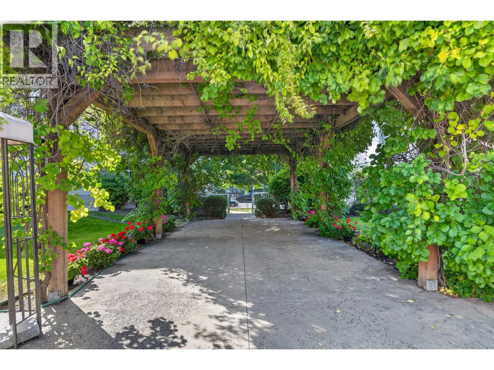 555 Houghton Road Unit# 219