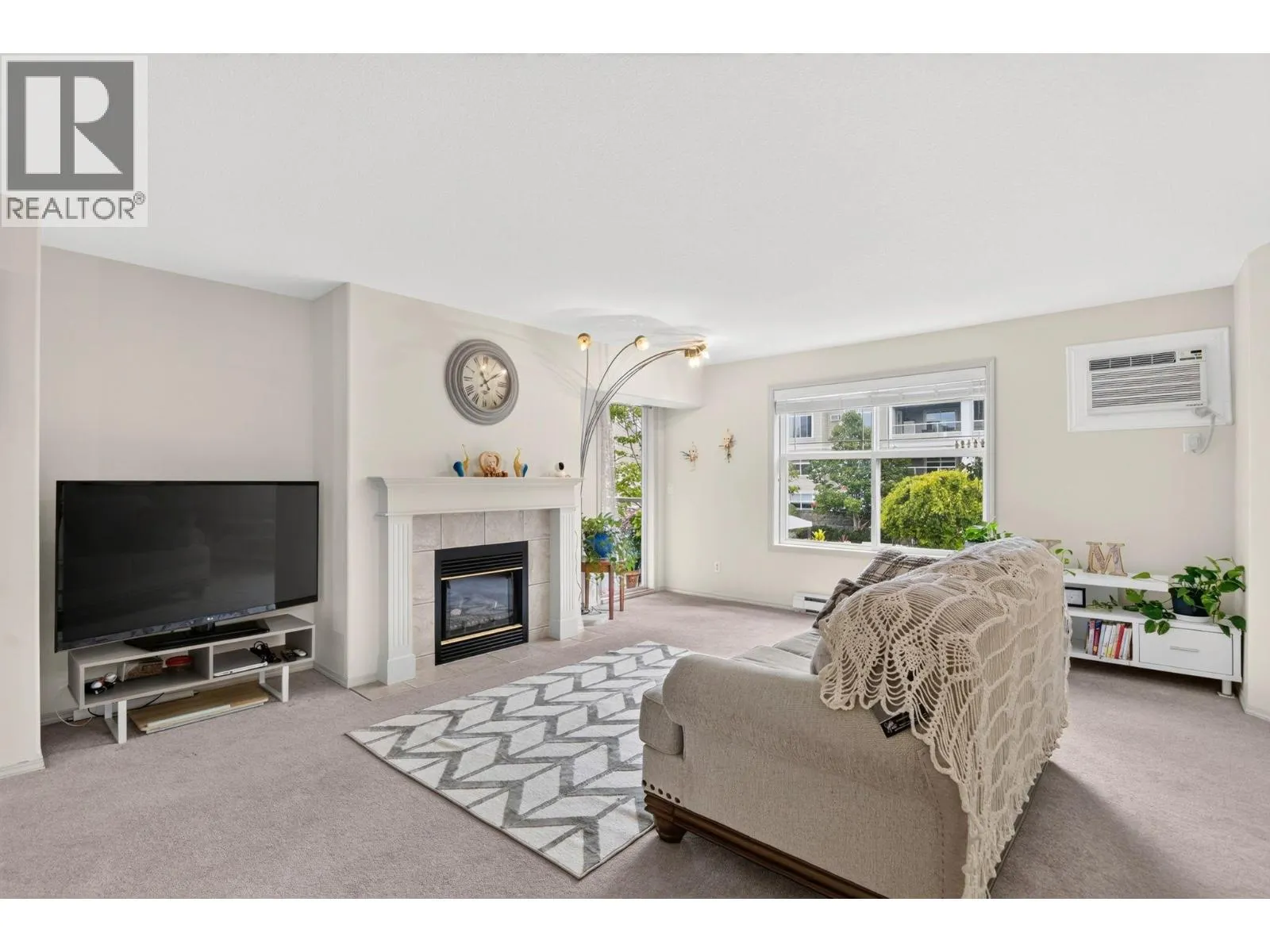 555 Houghton Road Unit# 219