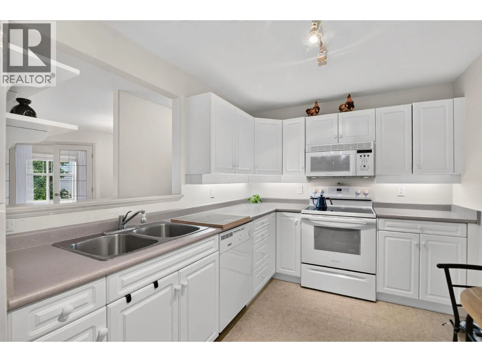 555 Houghton Road Unit# 219
