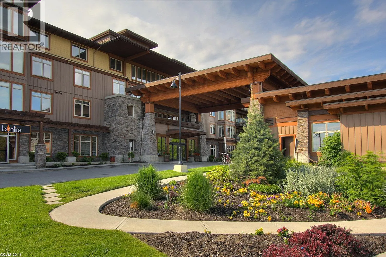 4205 Gellatly Road Unit# 304