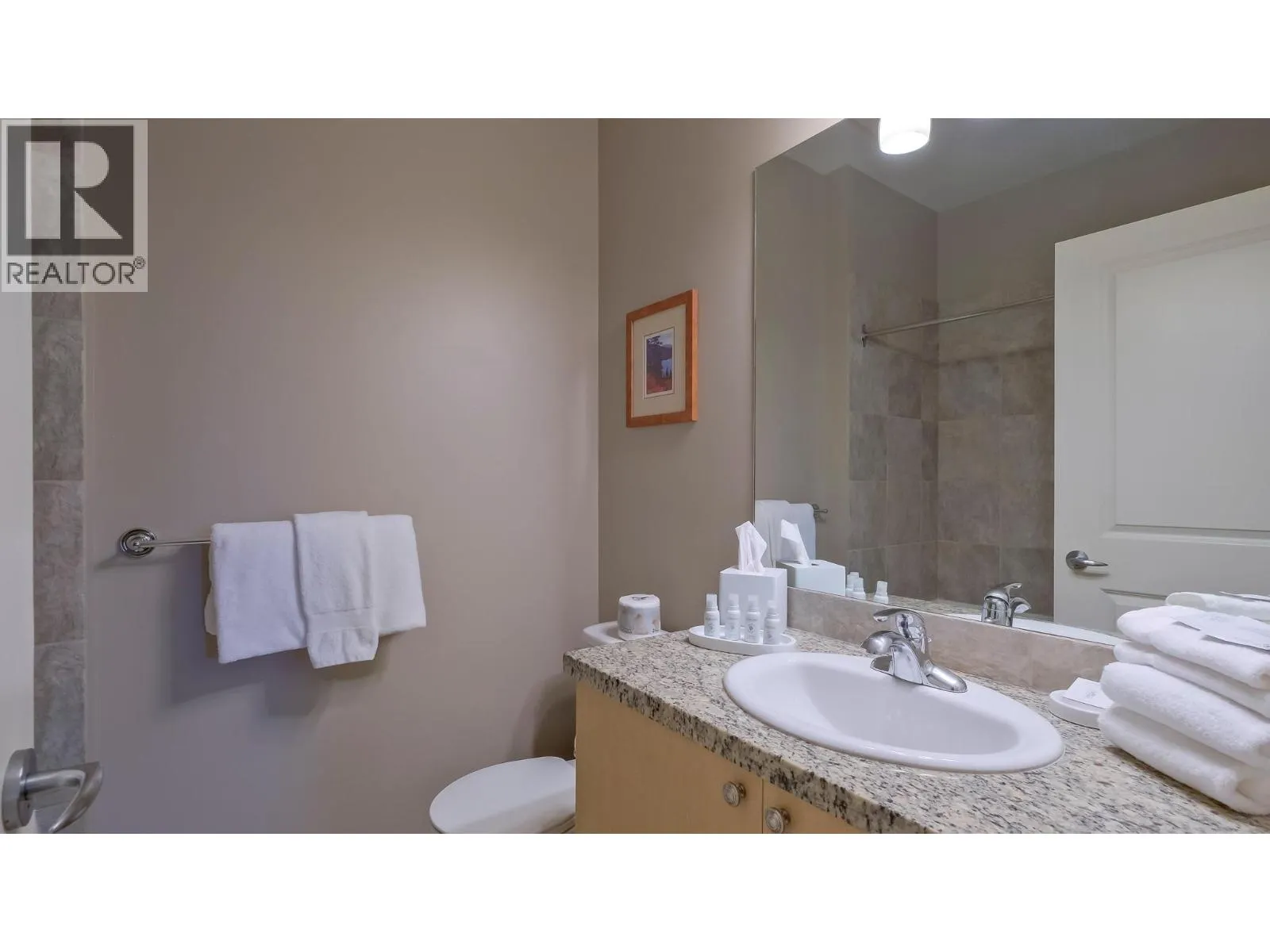 4205 Gellatly Road Unit# 304