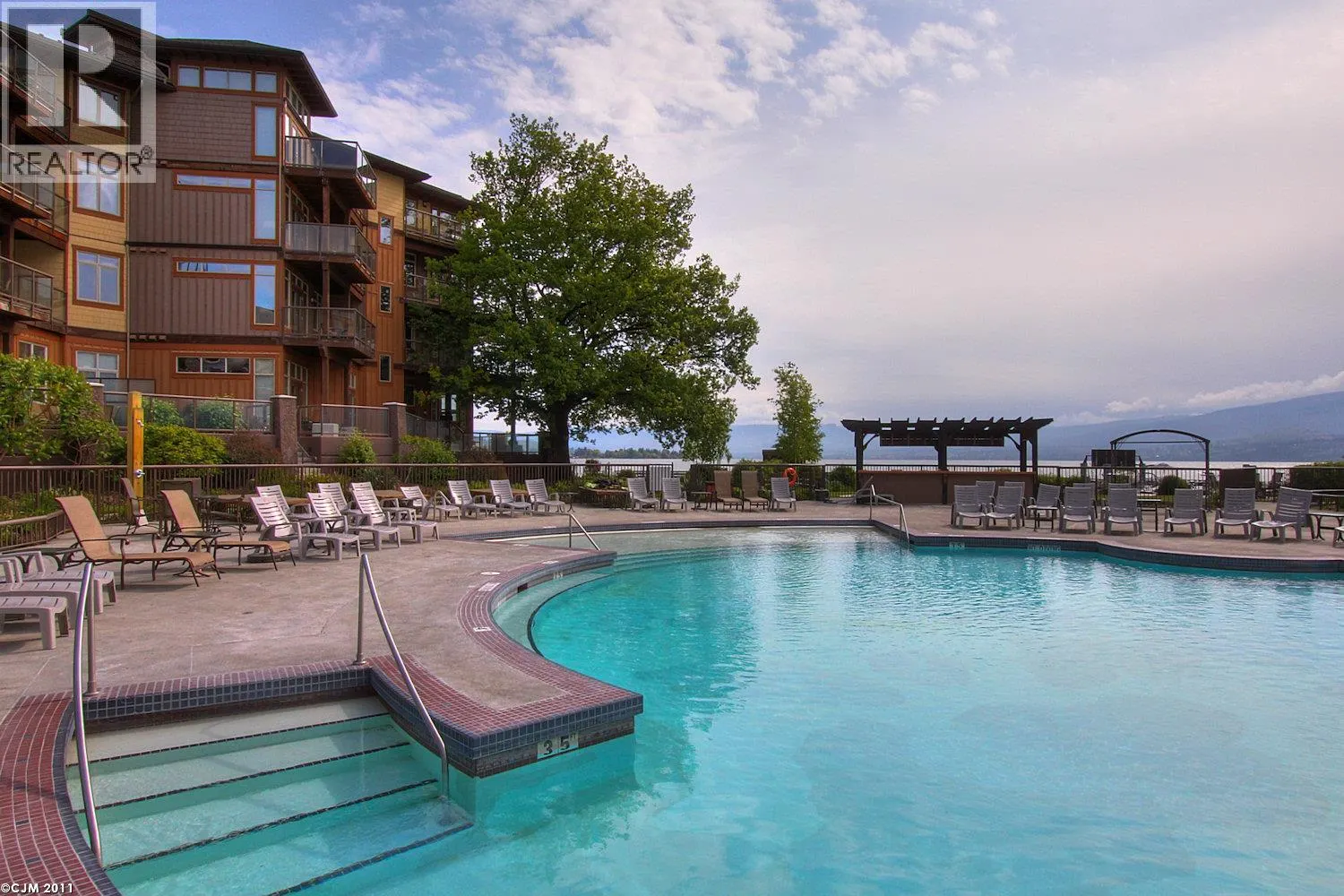 4205 Gellatly Road Unit# 304