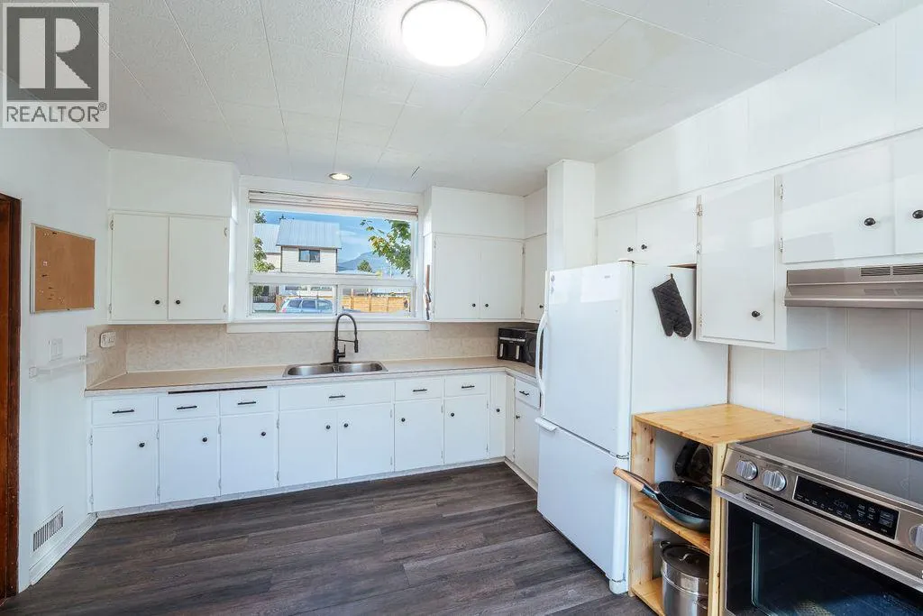 204 Third Street E