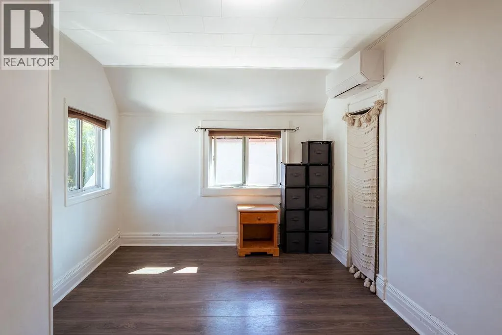 204 Third Street E