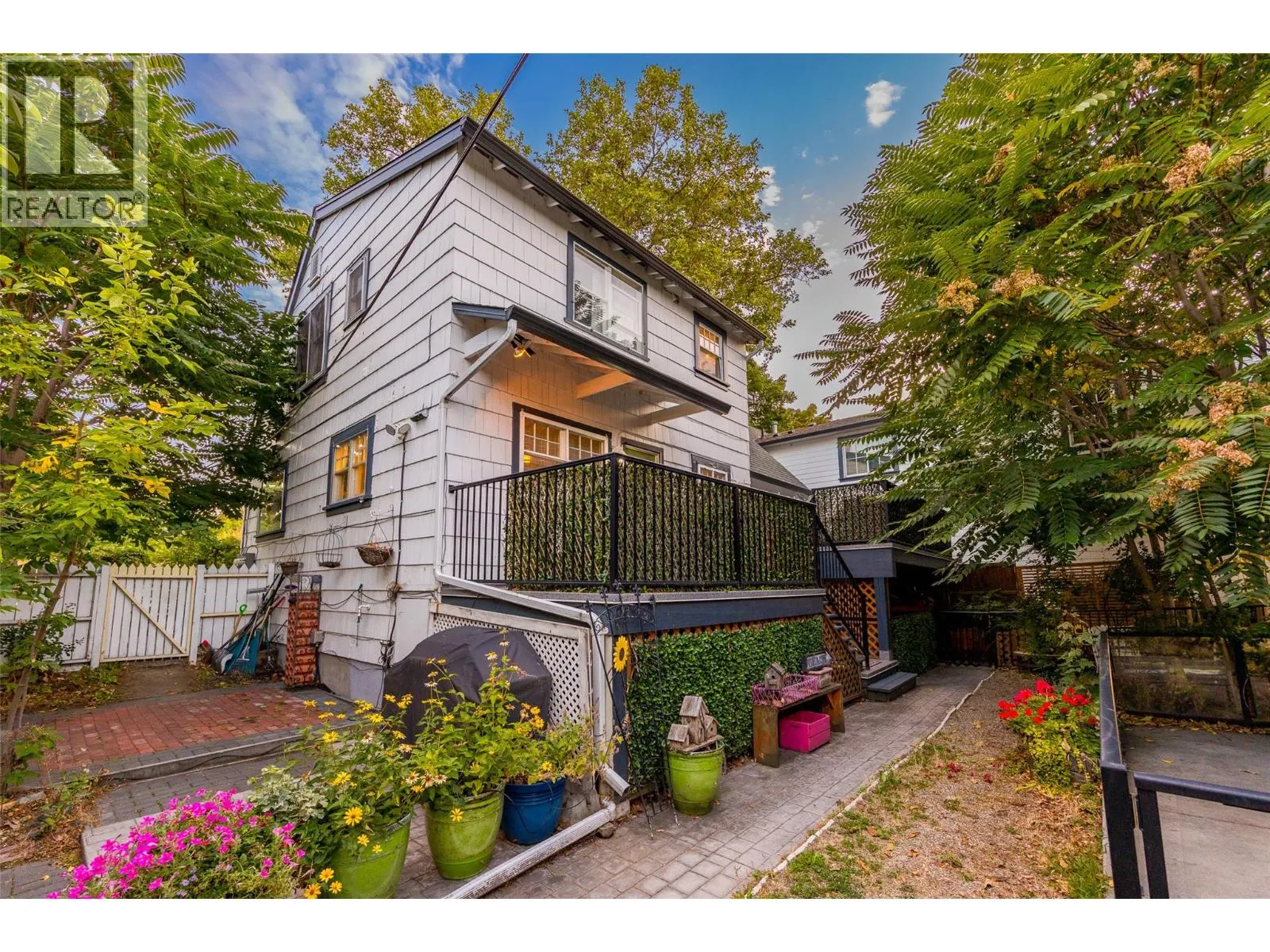 260 Lake Avenue