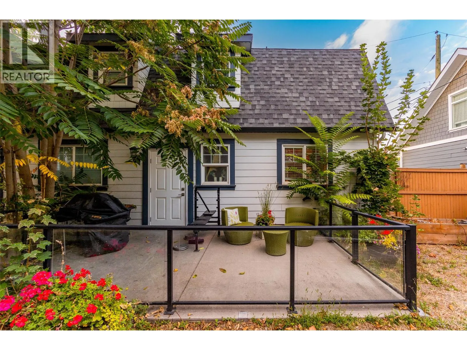 260 Lake Avenue