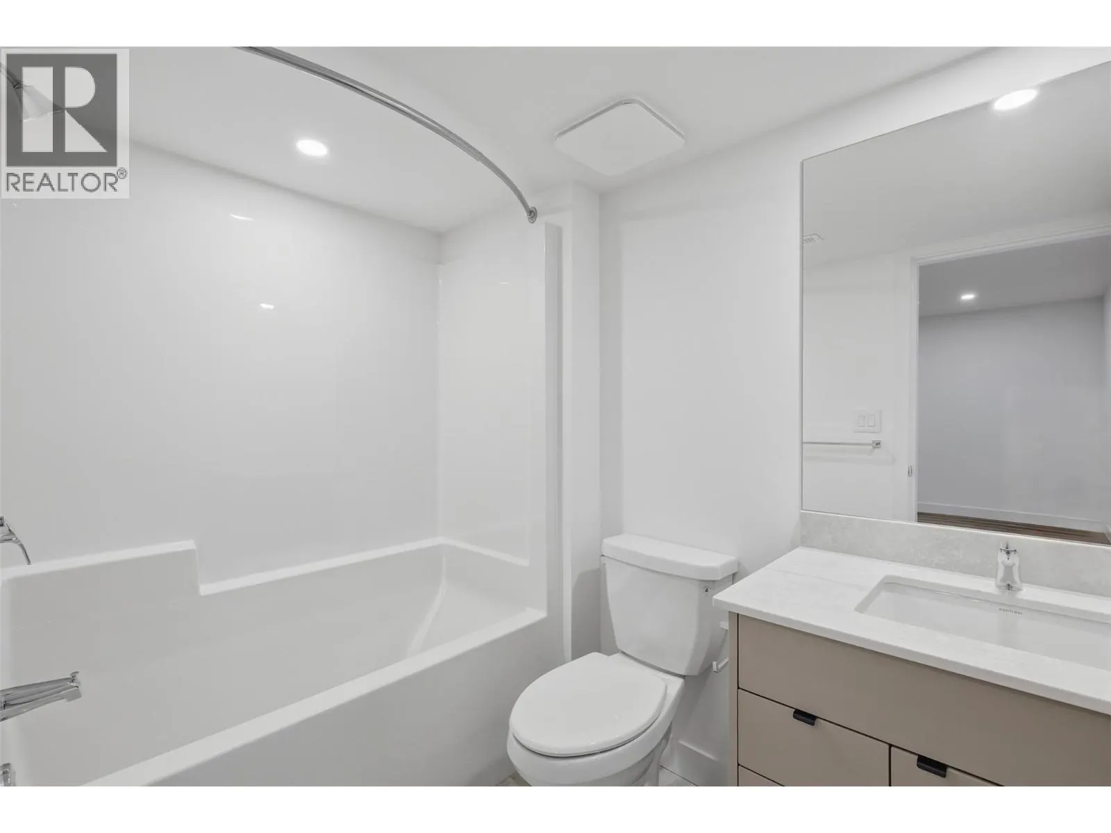 2050 Grasslands Boulevard Unit# 135
