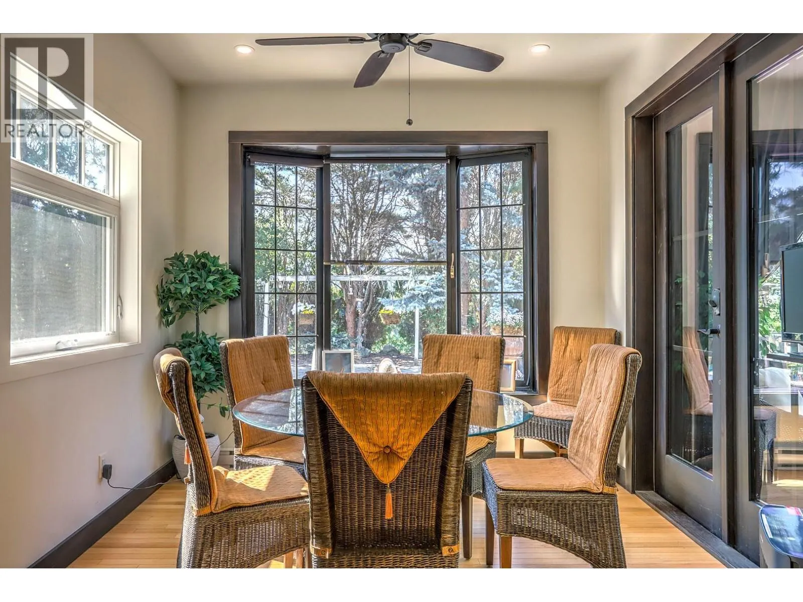 5482 Silver Star Road
