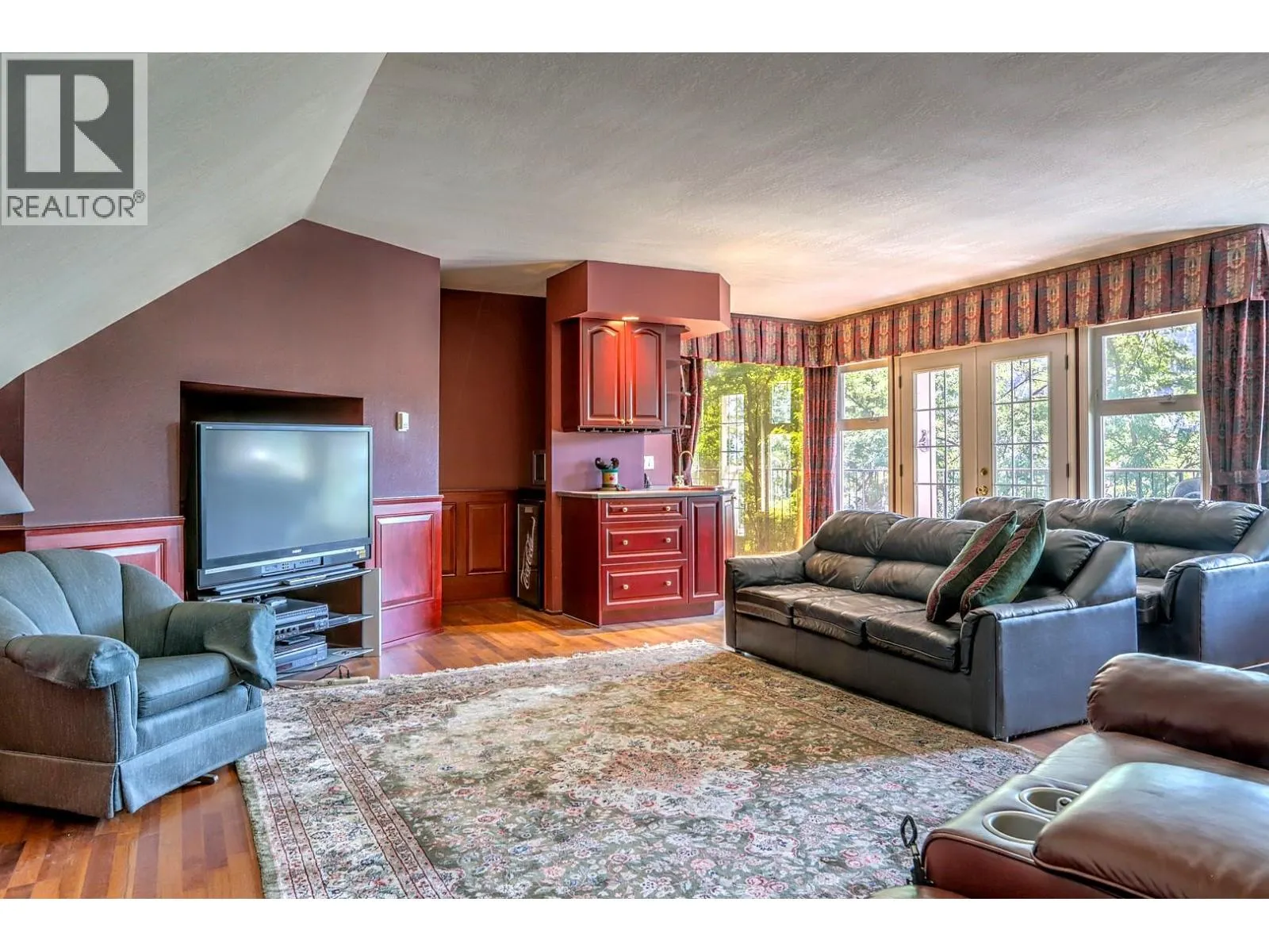 5482 Silver Star Road