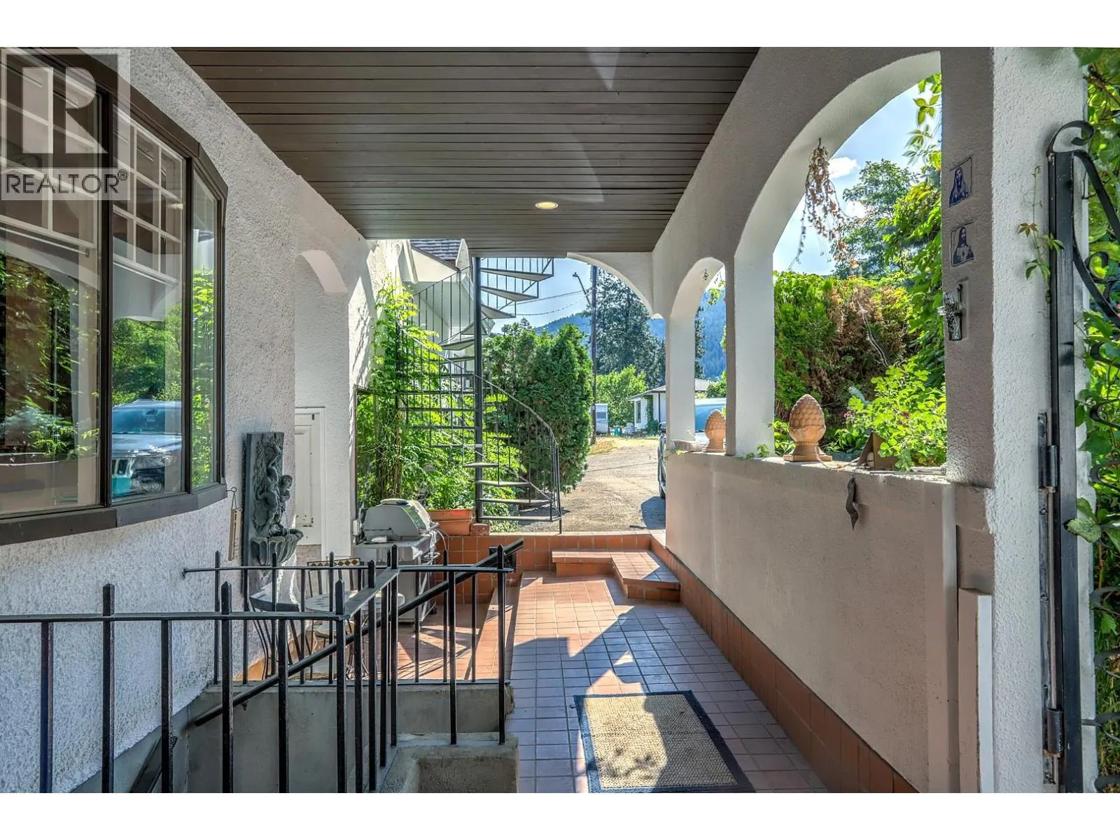 5482 Silver Star Road