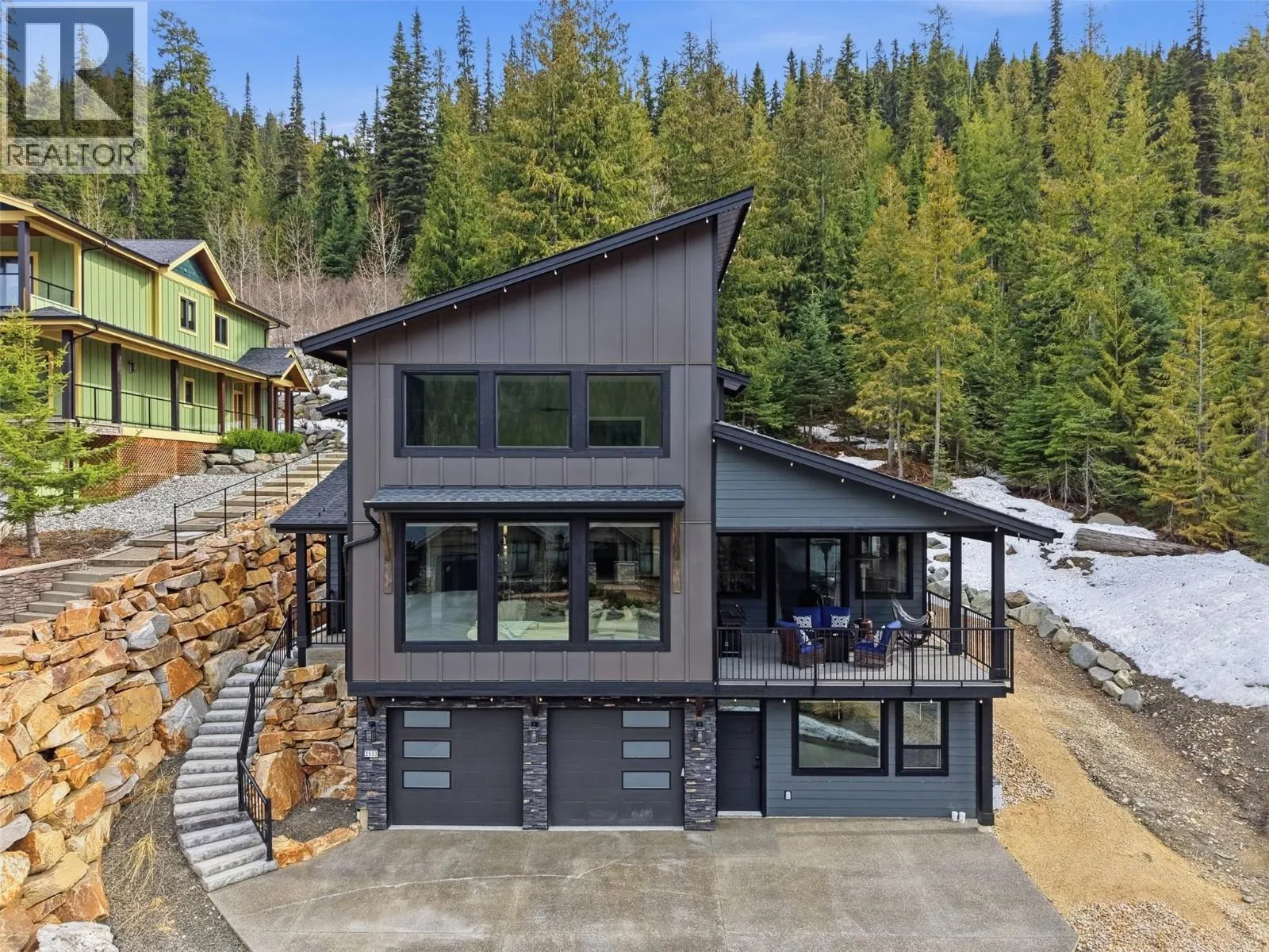 2533 Mountain View Drive