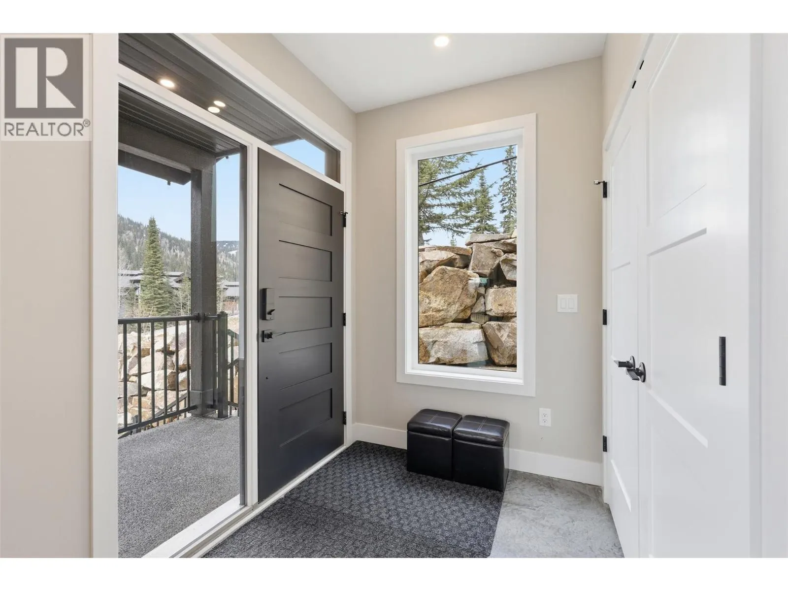 2533 Mountain View Drive