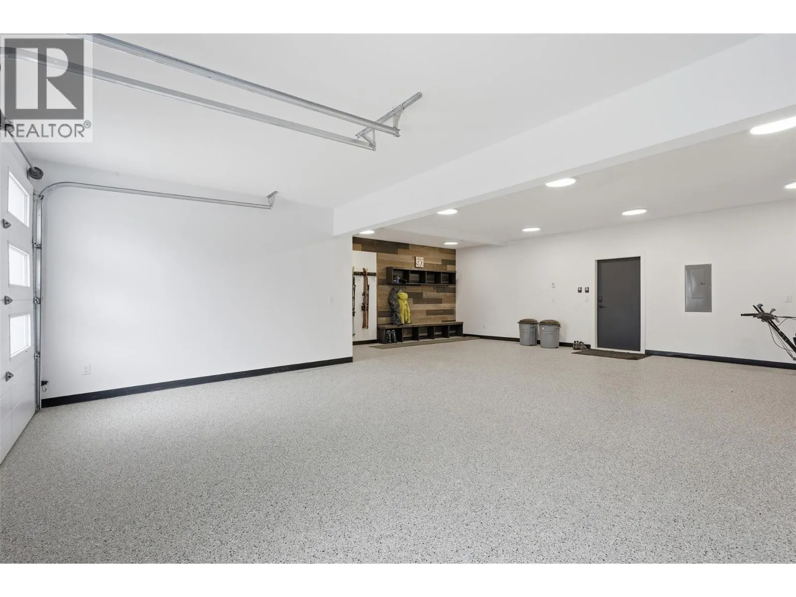 2533 Mountain View Drive