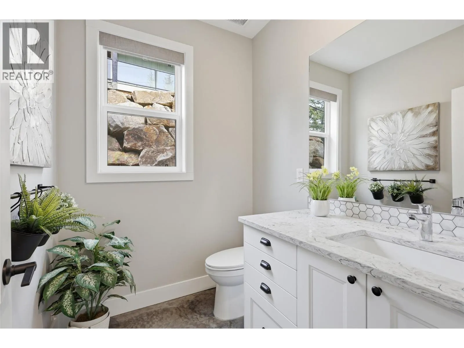 2533 Mountain View Drive