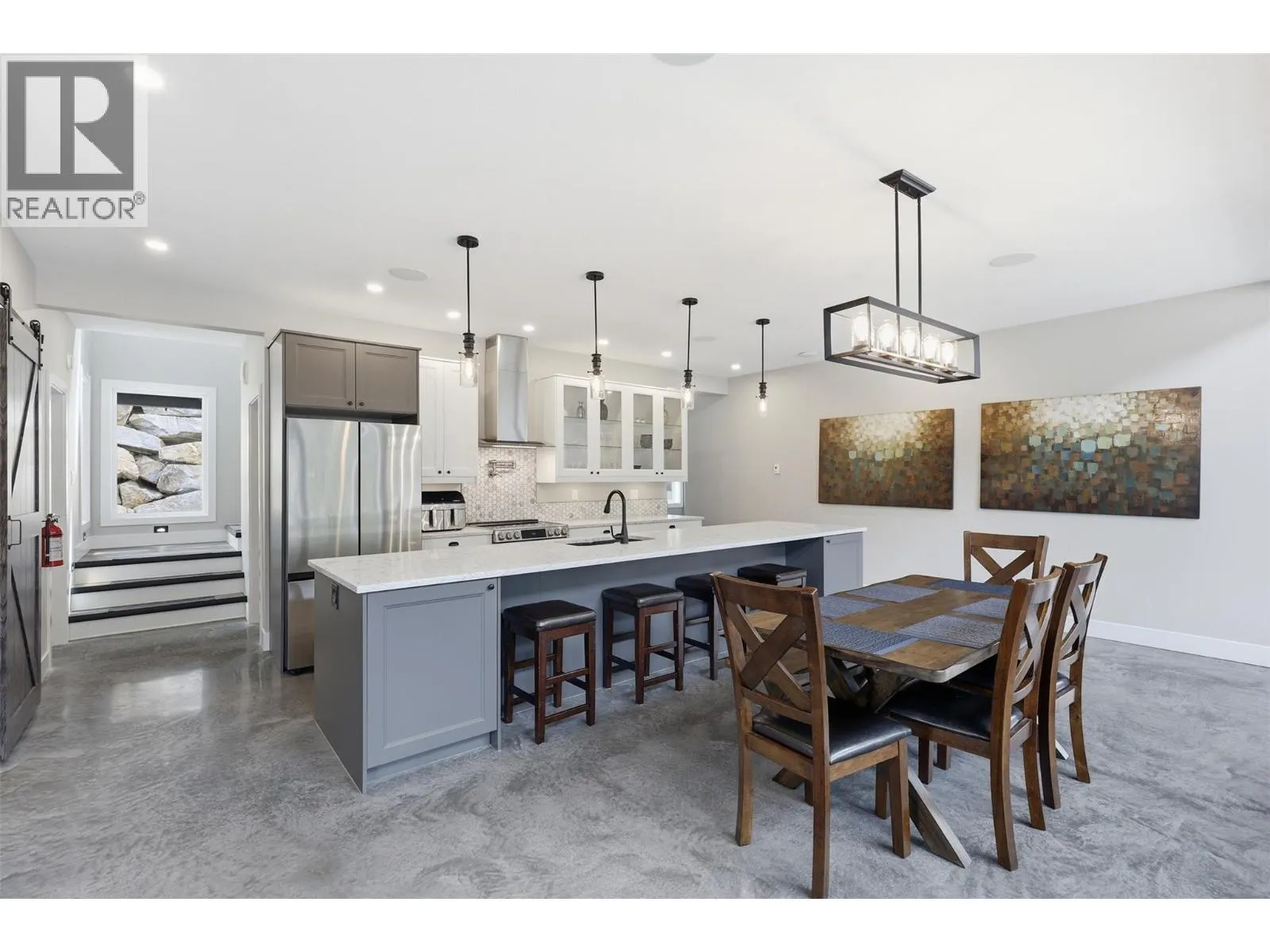 2533 Mountain View Drive