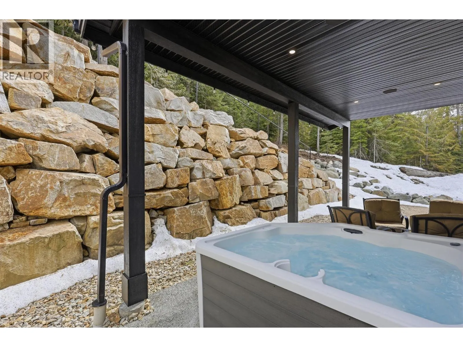 2533 Mountain View Drive