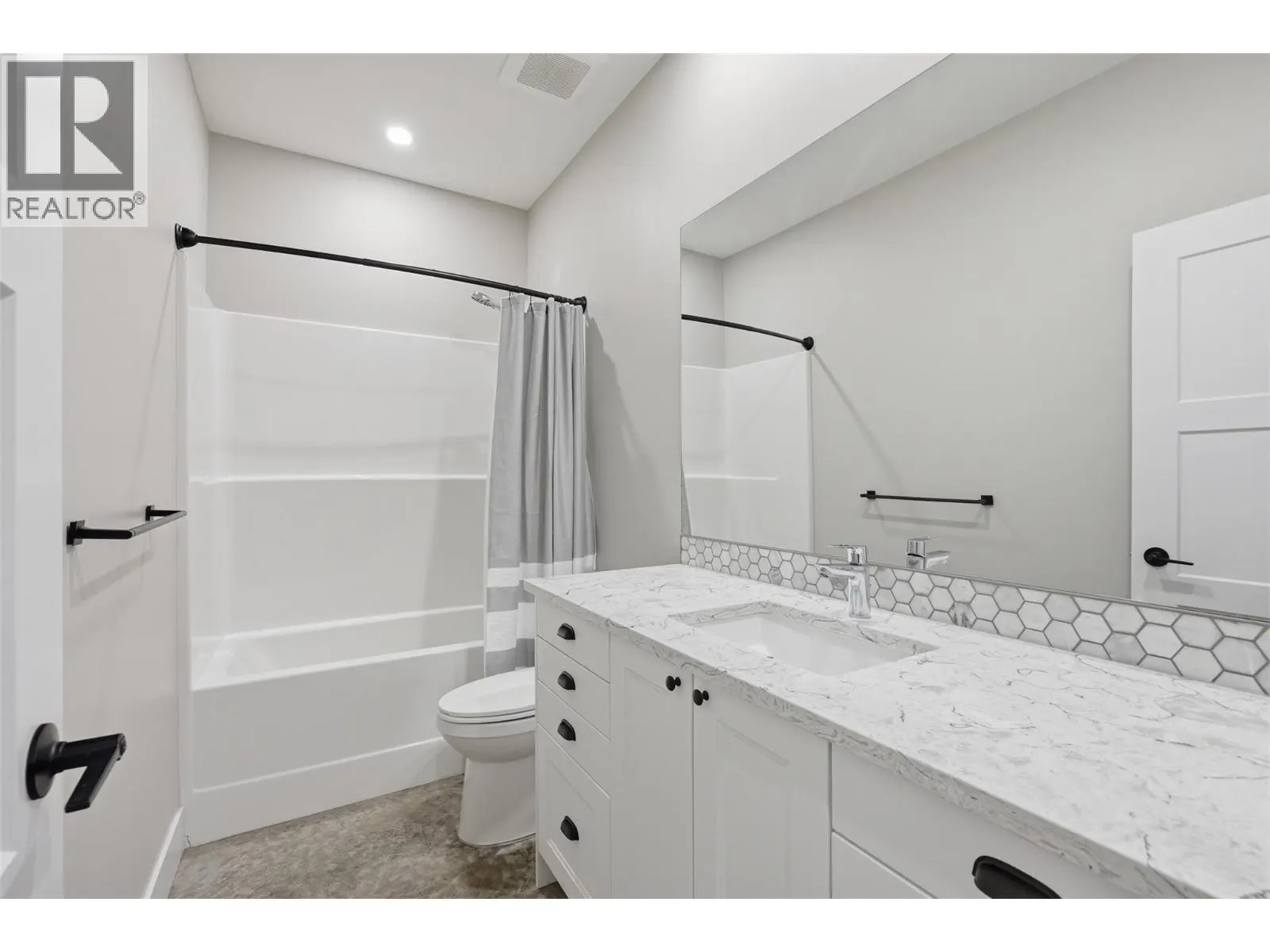 2533 Mountain View Drive