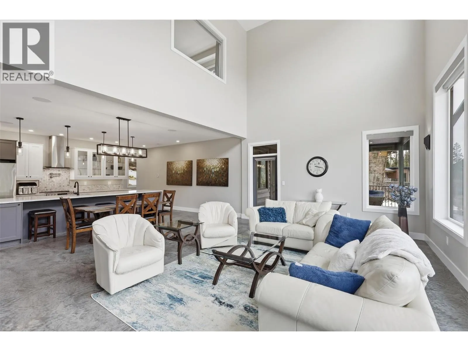 2533 Mountain View Drive