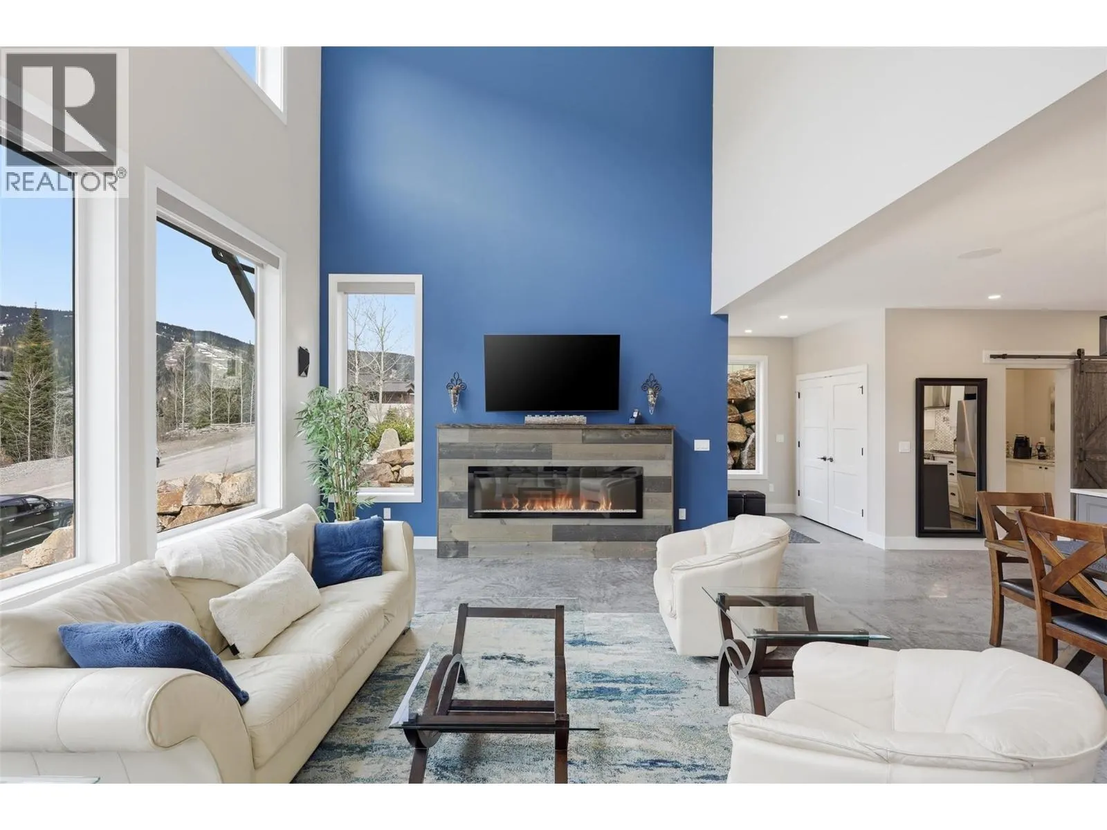 2533 Mountain View Drive