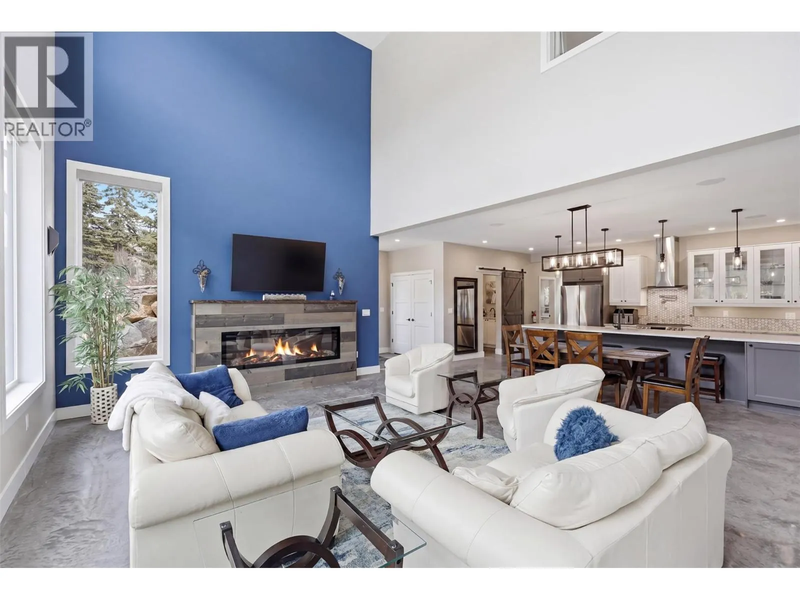 2533 Mountain View Drive