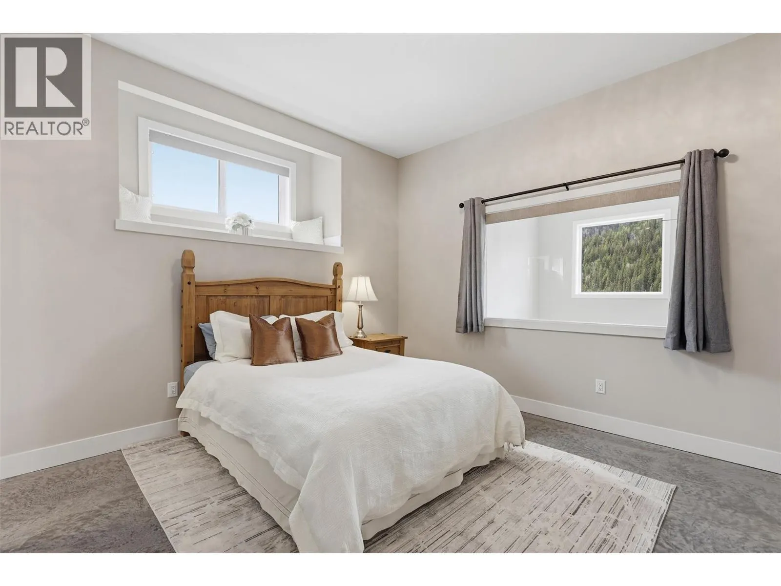 2533 Mountain View Drive