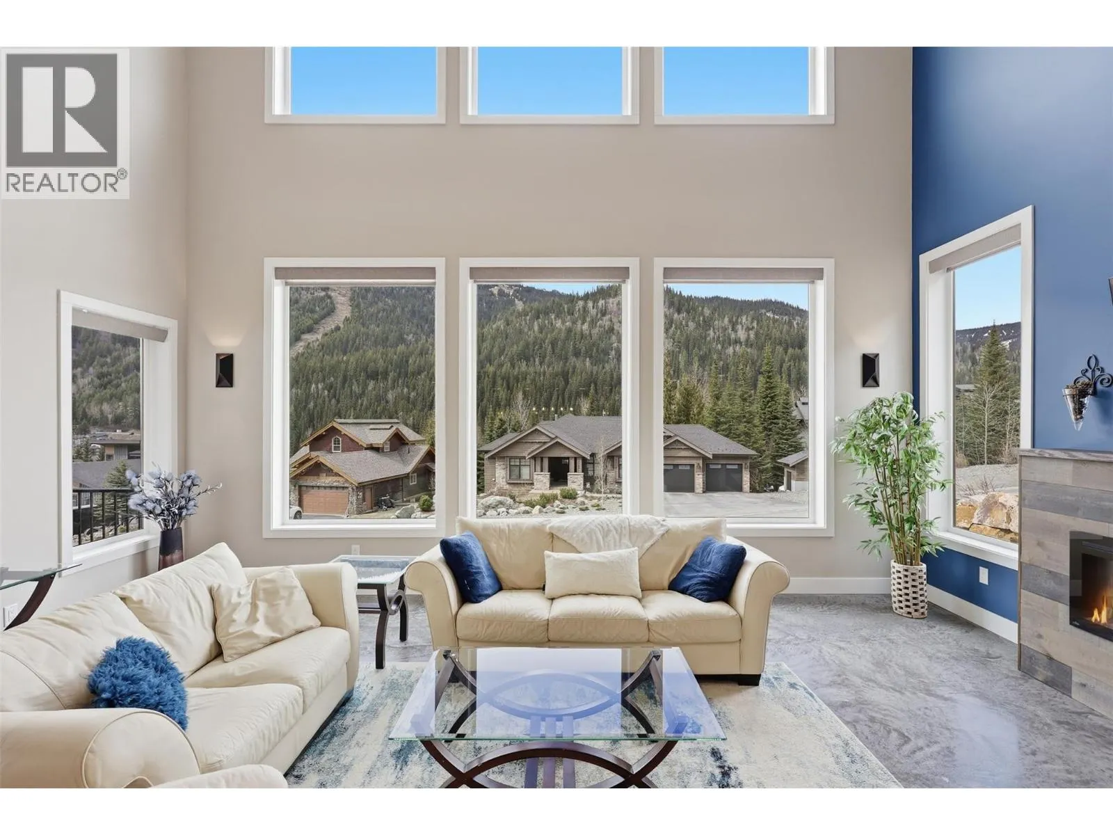 2533 Mountain View Drive