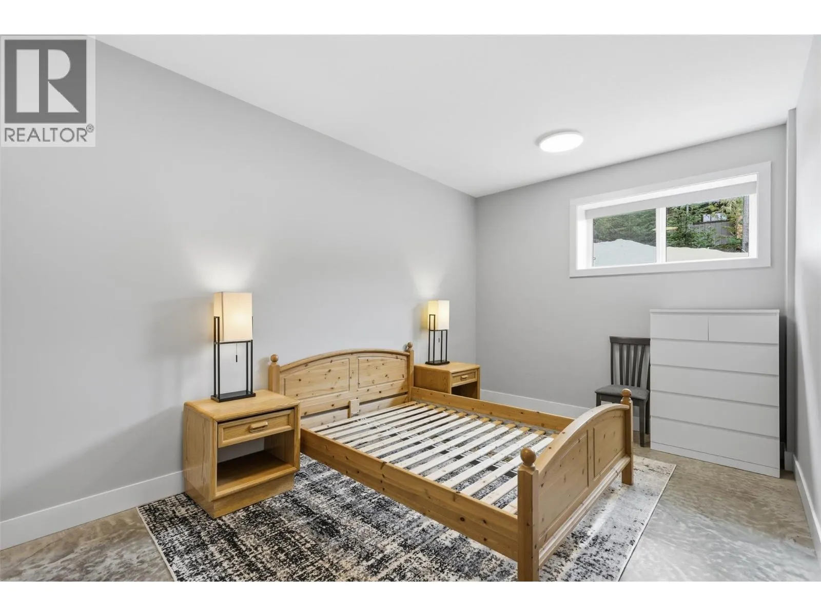 2533 Mountain View Drive