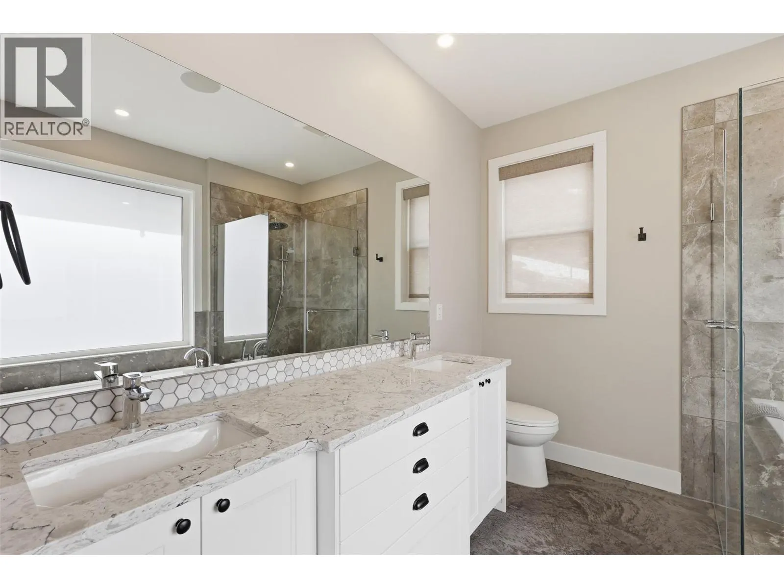 2533 Mountain View Drive