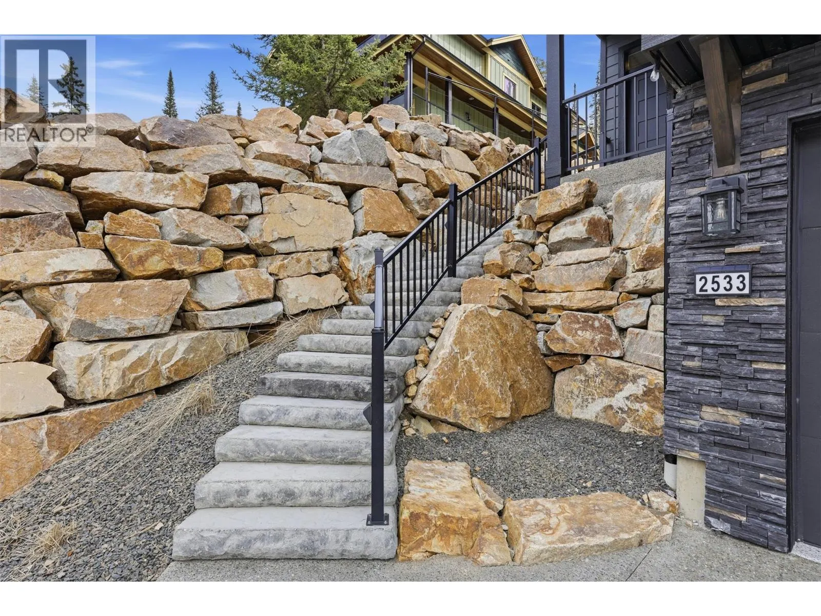 2533 Mountain View Drive
