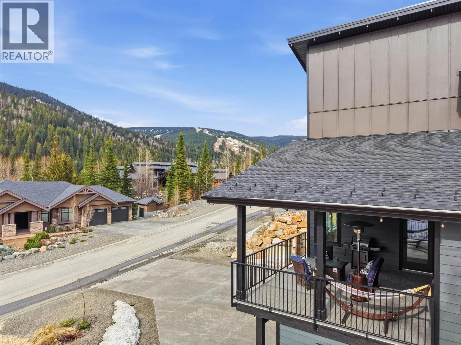 2533 Mountain View Drive