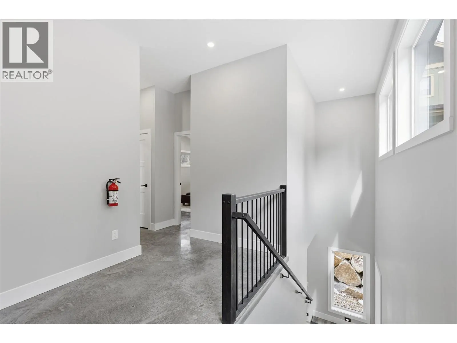 2533 Mountain View Drive