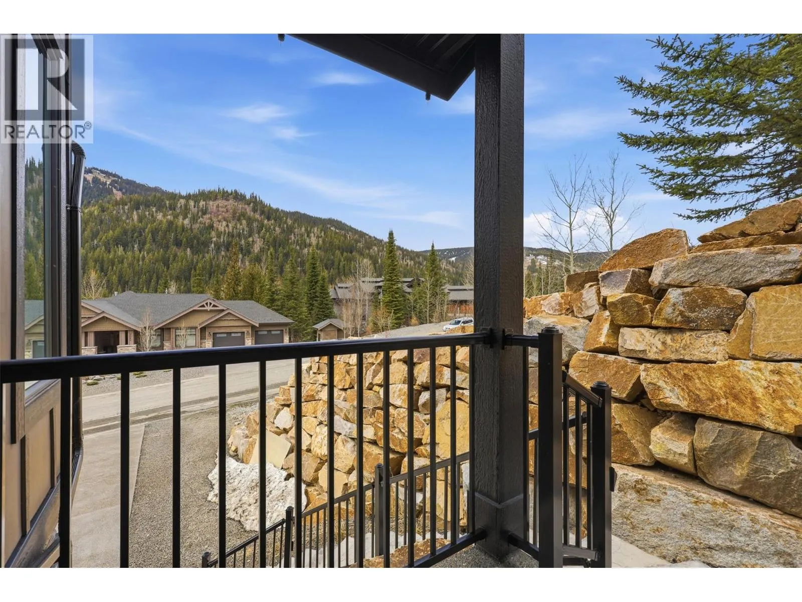 2533 Mountain View Drive