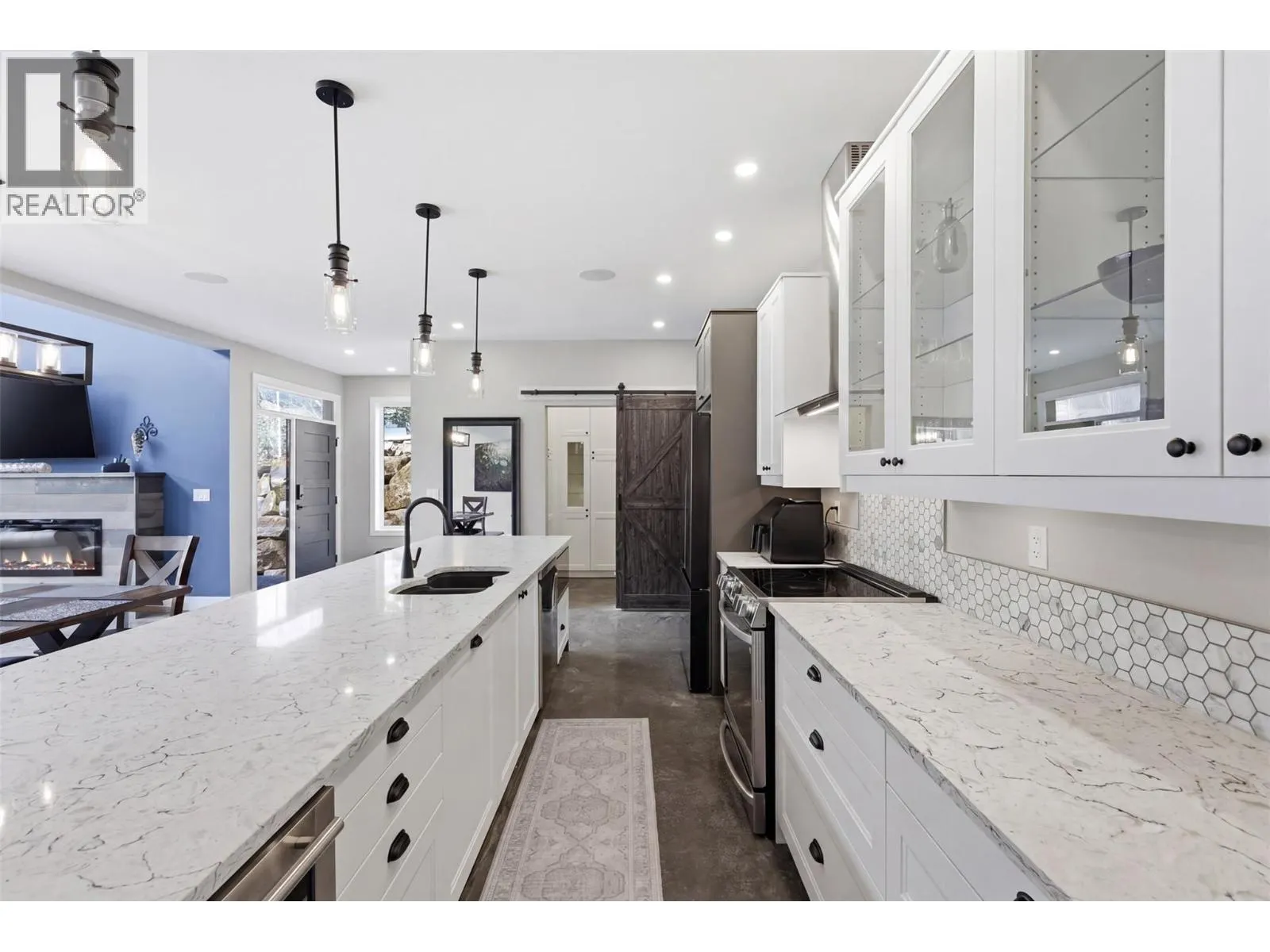 2533 Mountain View Drive