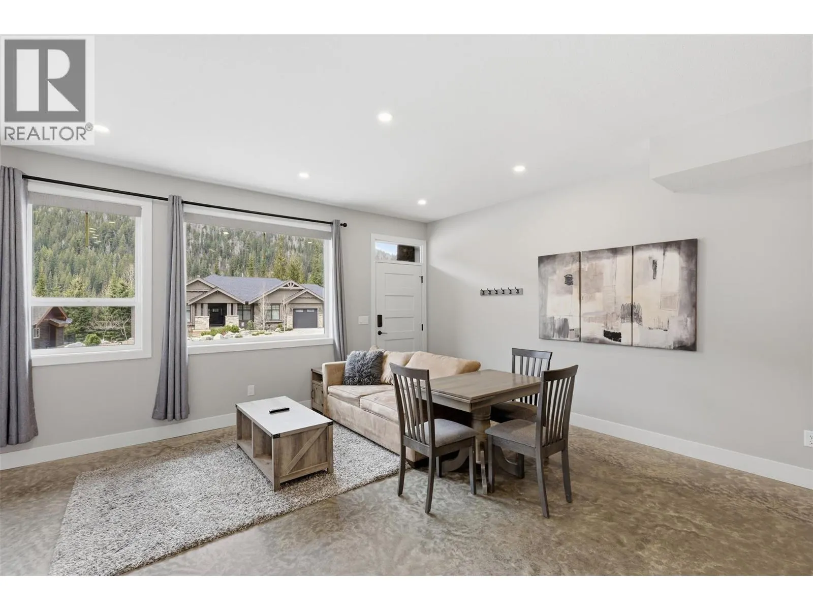 2533 Mountain View Drive