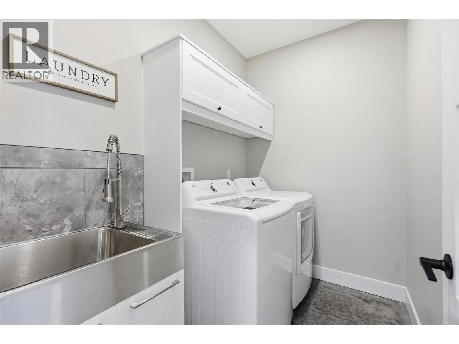 2533 Mountain View Drive