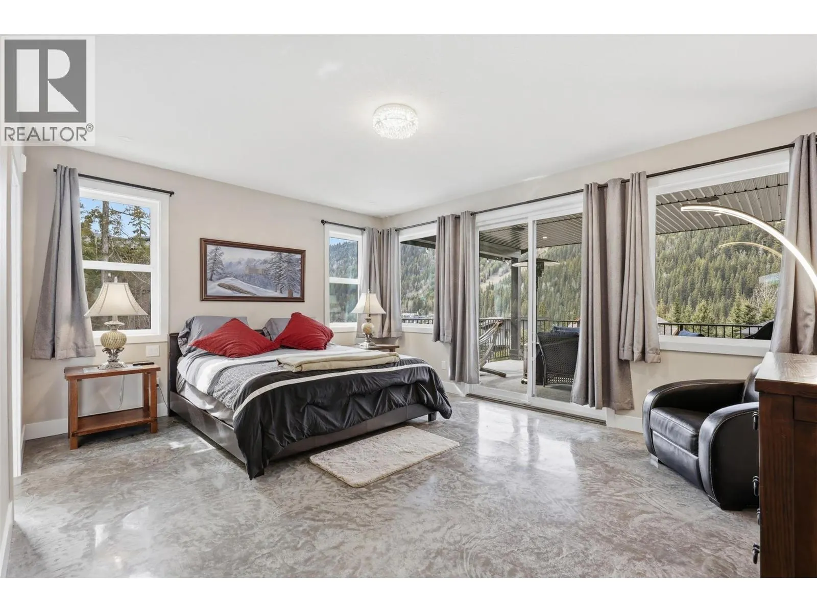 2533 Mountain View Drive
