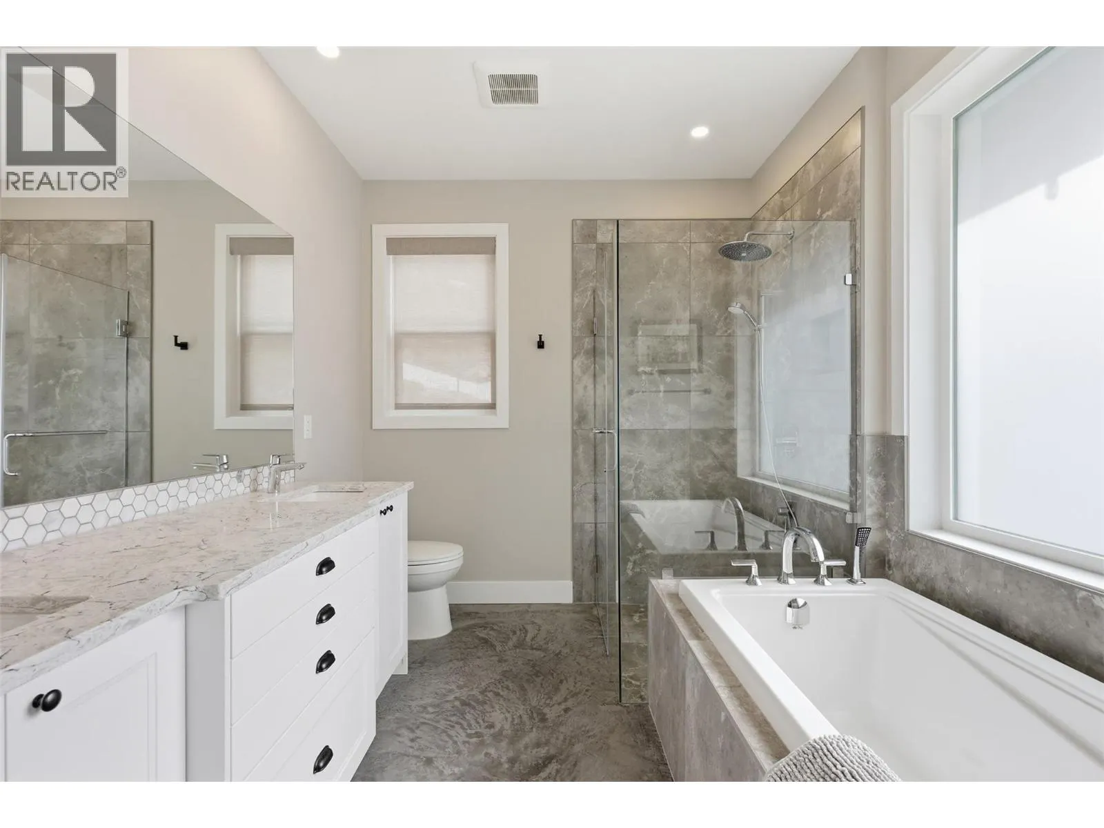 2533 Mountain View Drive