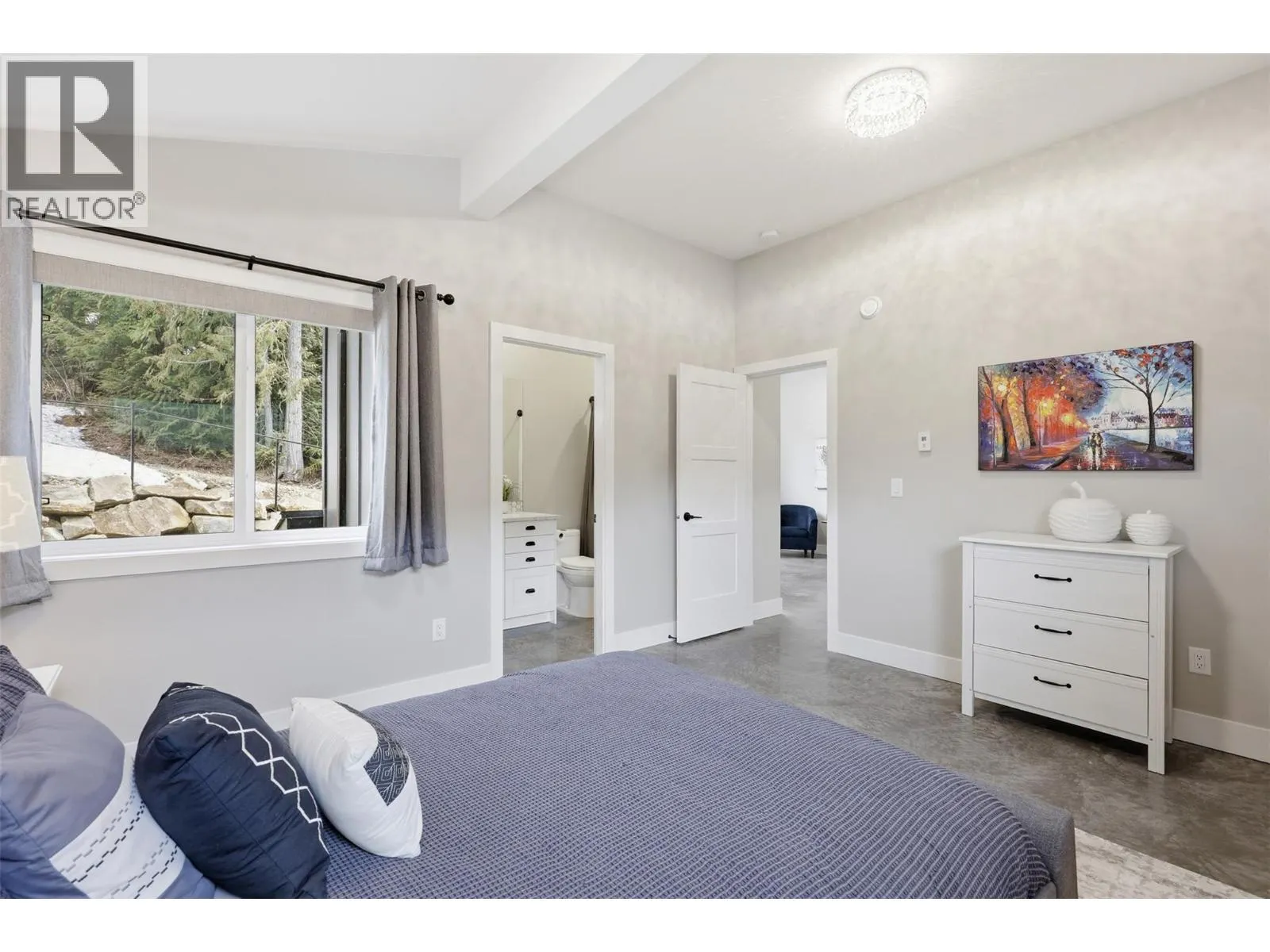 2533 Mountain View Drive