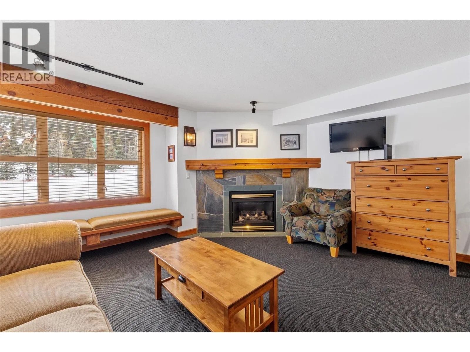 5275 Big White Road Unit# 215