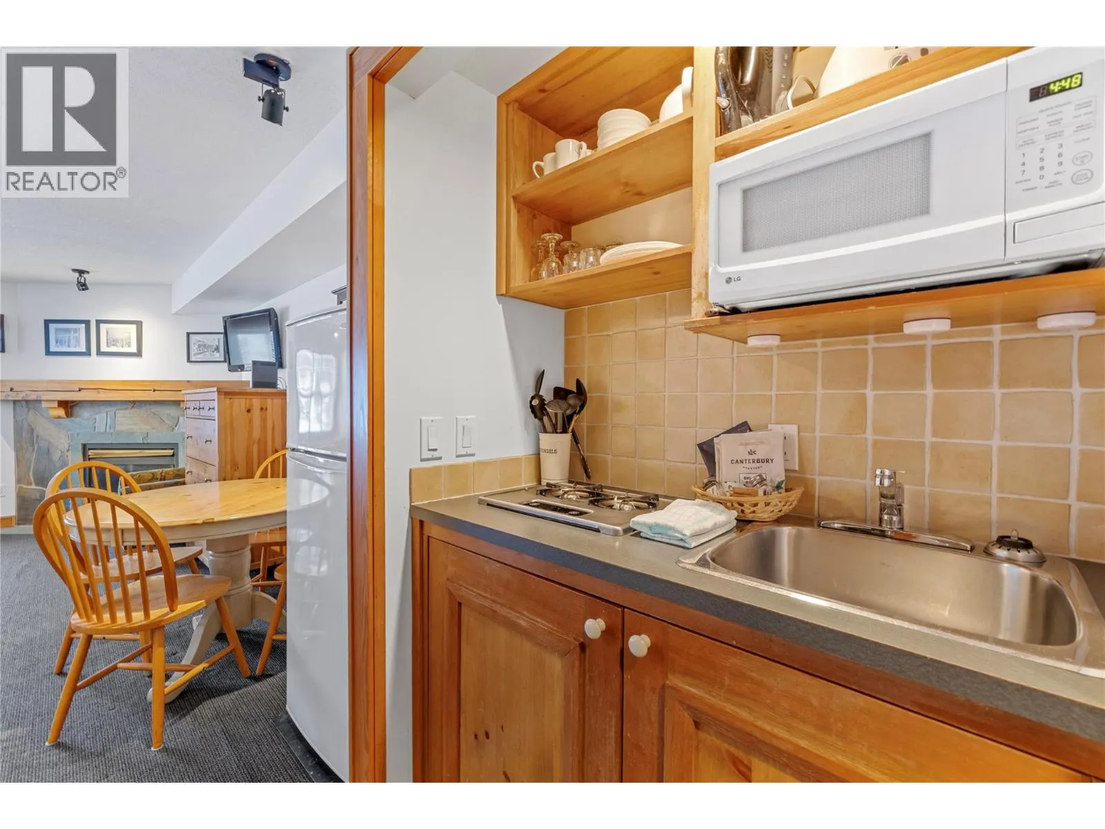 5275 Big White Road Unit# 215