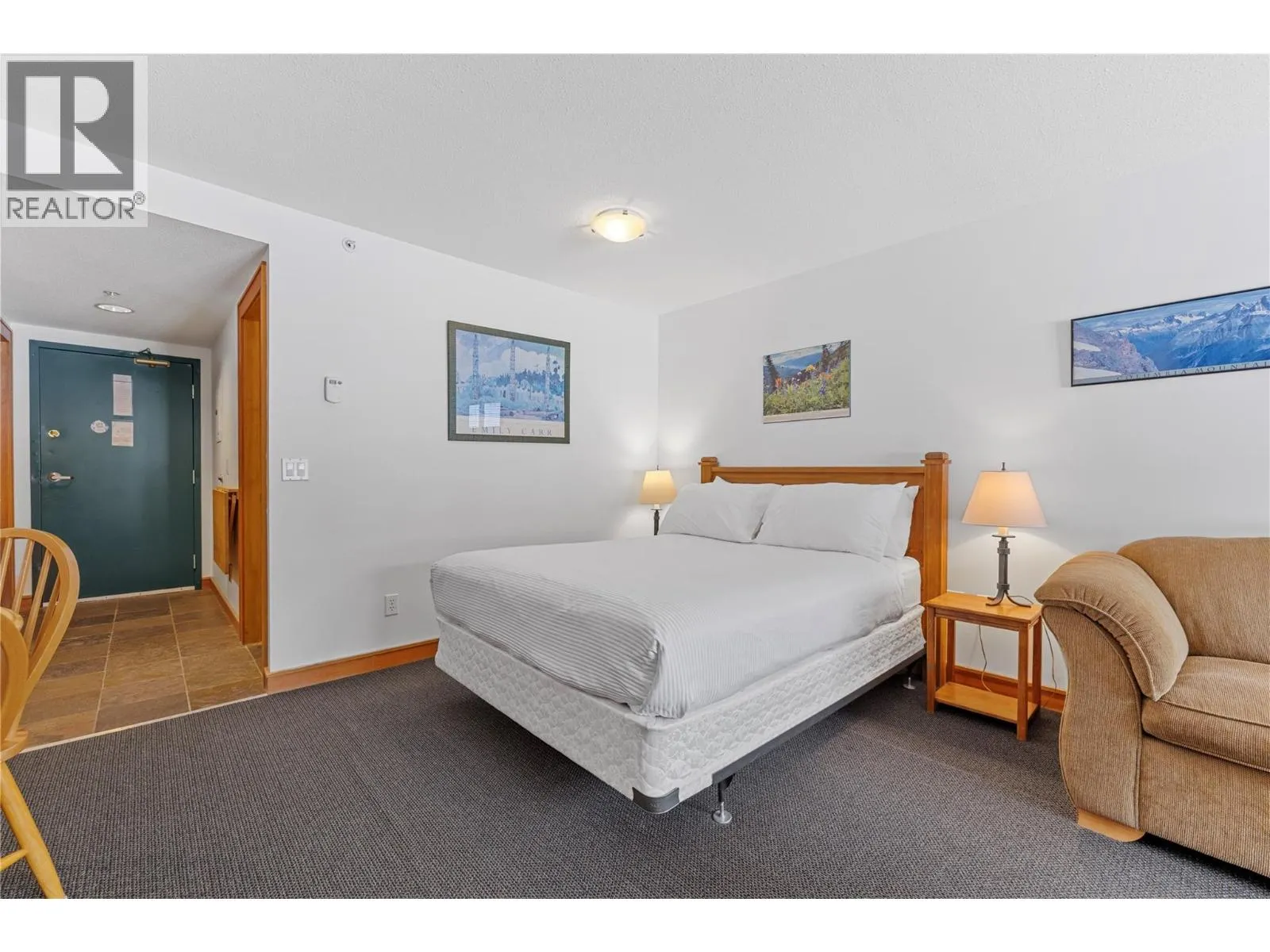 5275 Big White Road Unit# 215