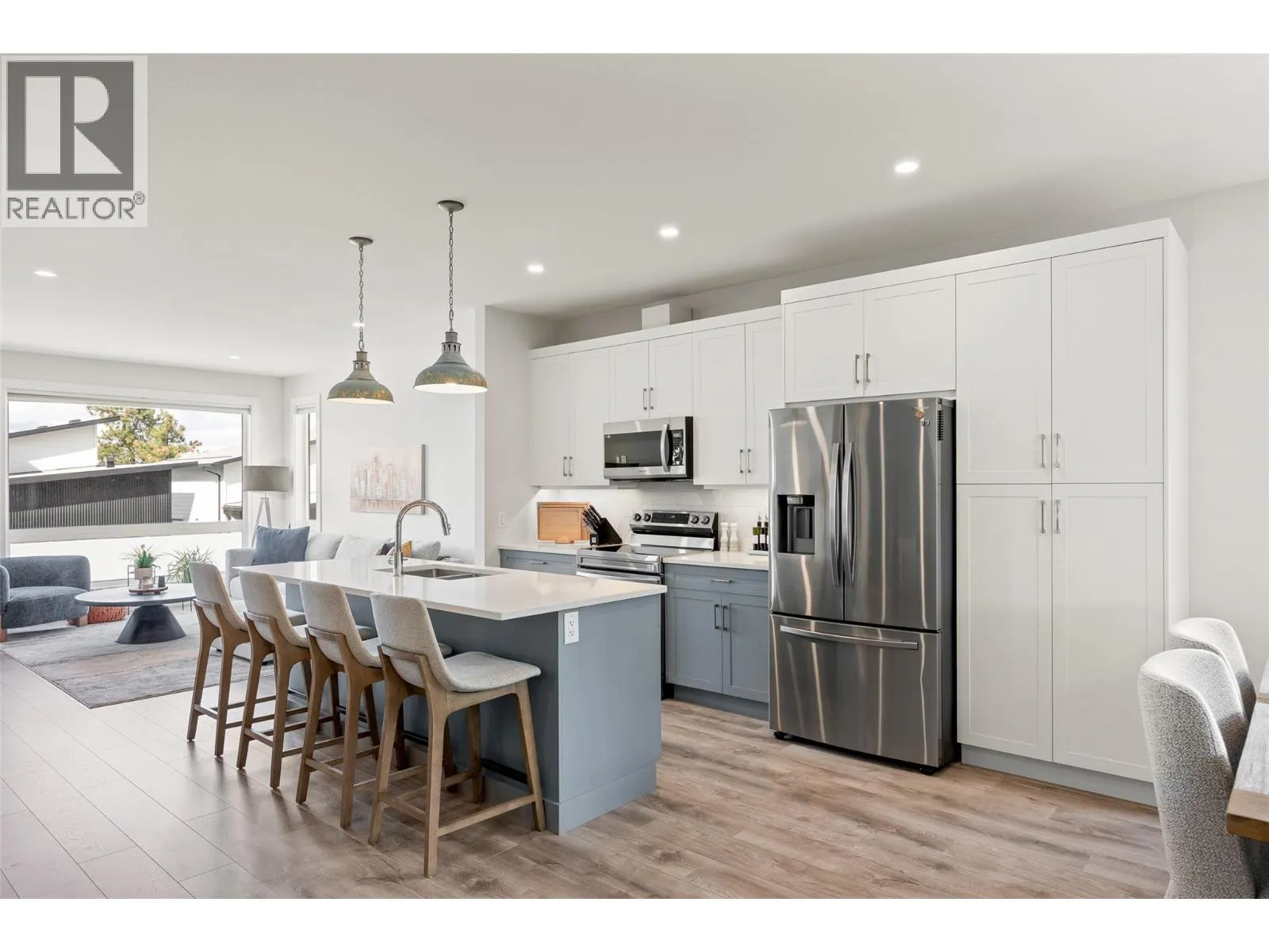 1863 Grey Owl Court