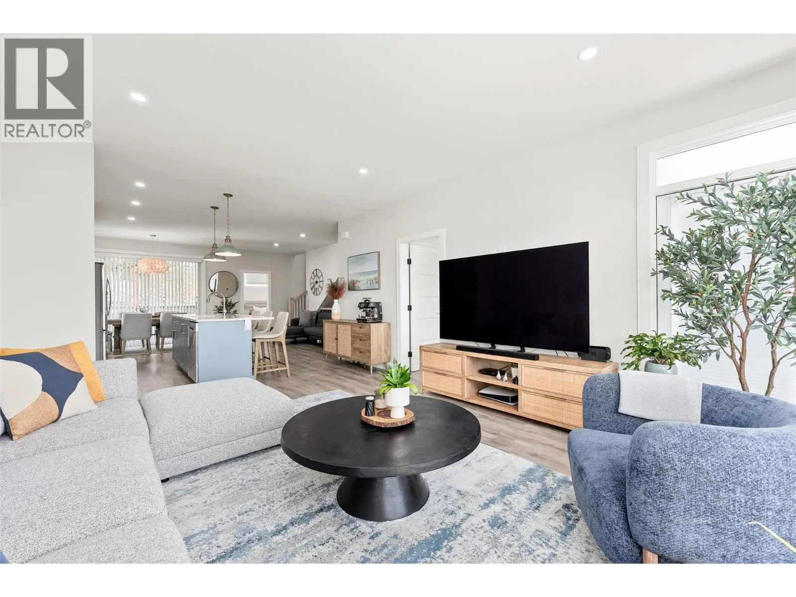 1863 Grey Owl Court