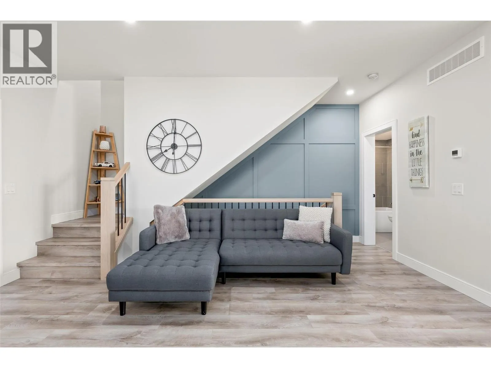 1863 Grey Owl Court
