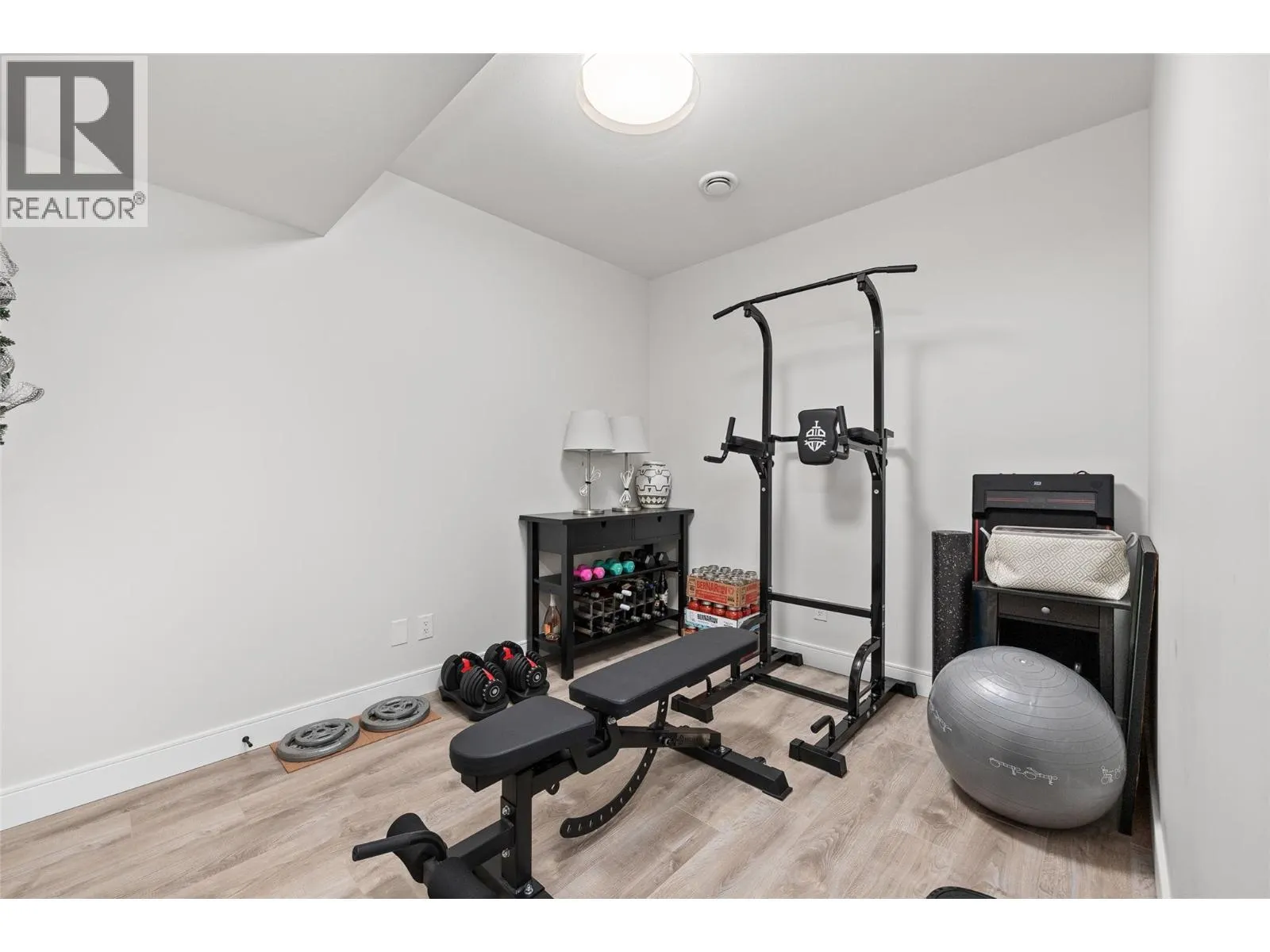 1863 Grey Owl Court