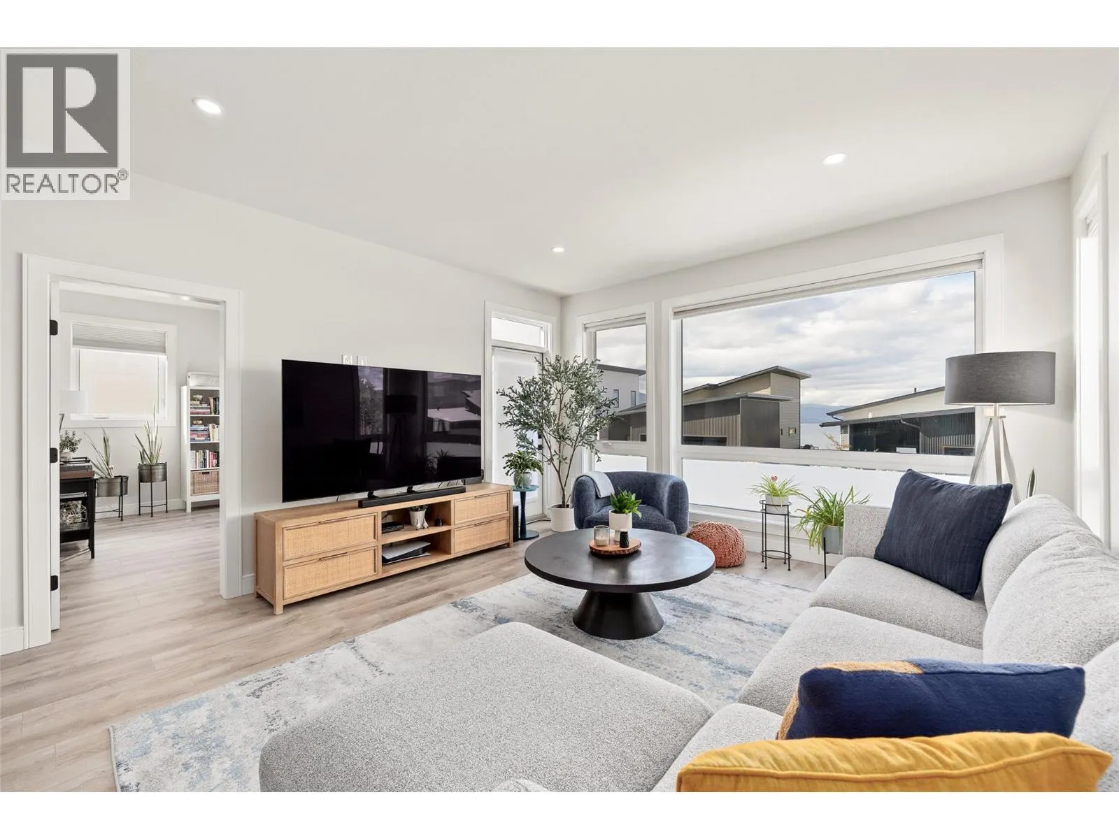 1863 Grey Owl Court