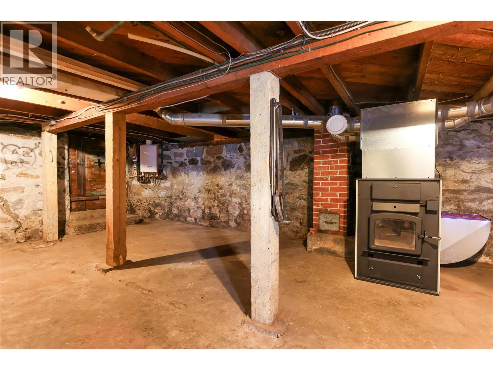 924 FRONT Street