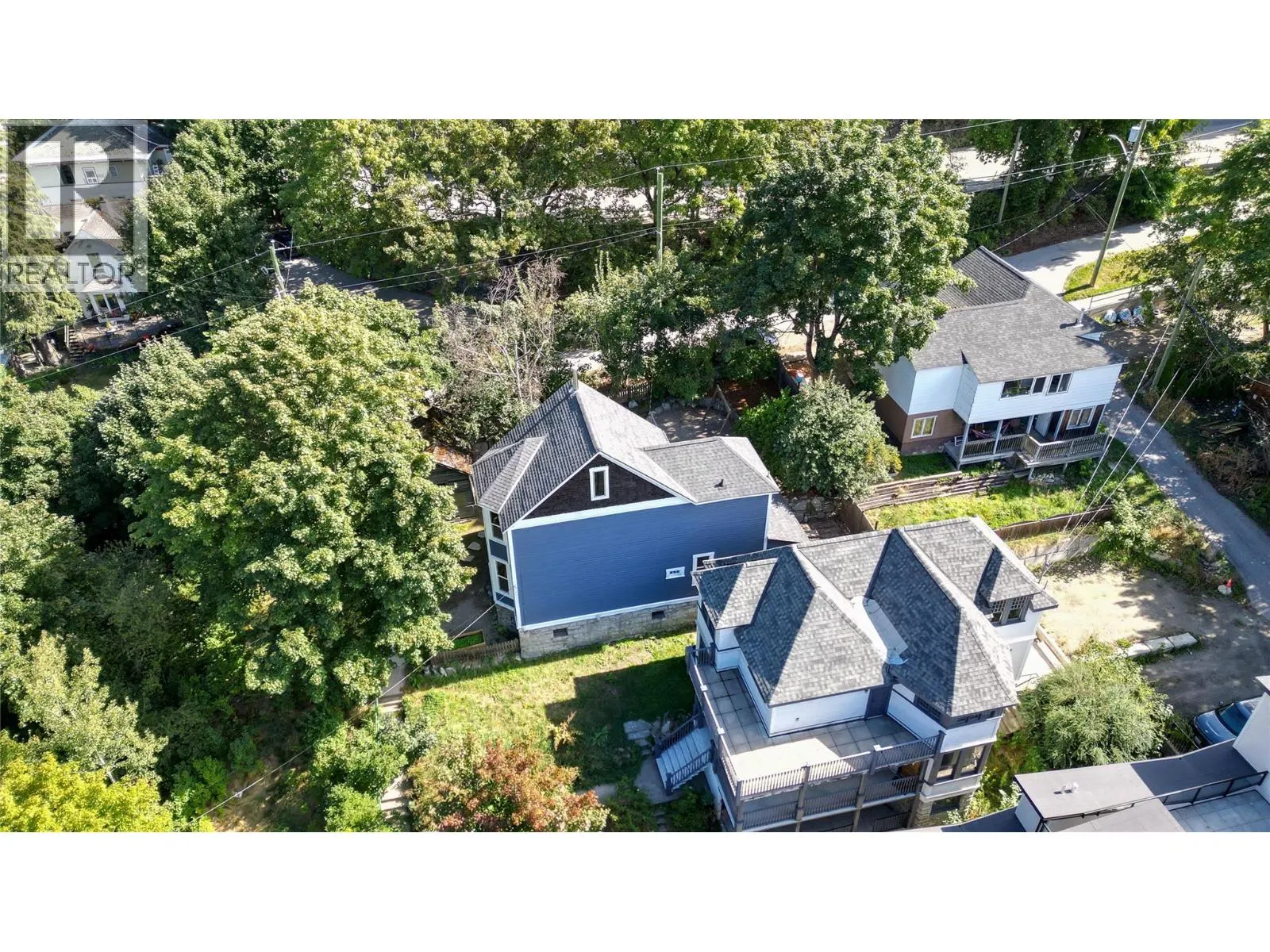 924 FRONT Street