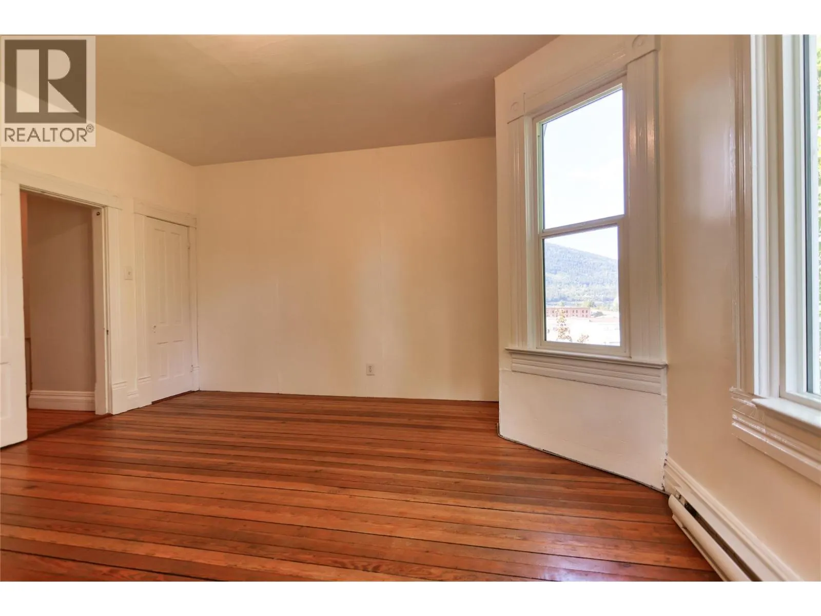 924 FRONT Street