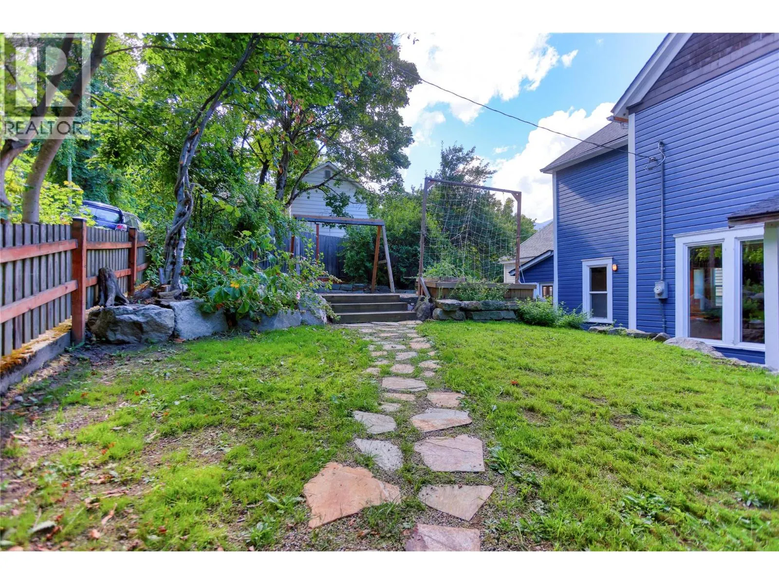 924 FRONT Street